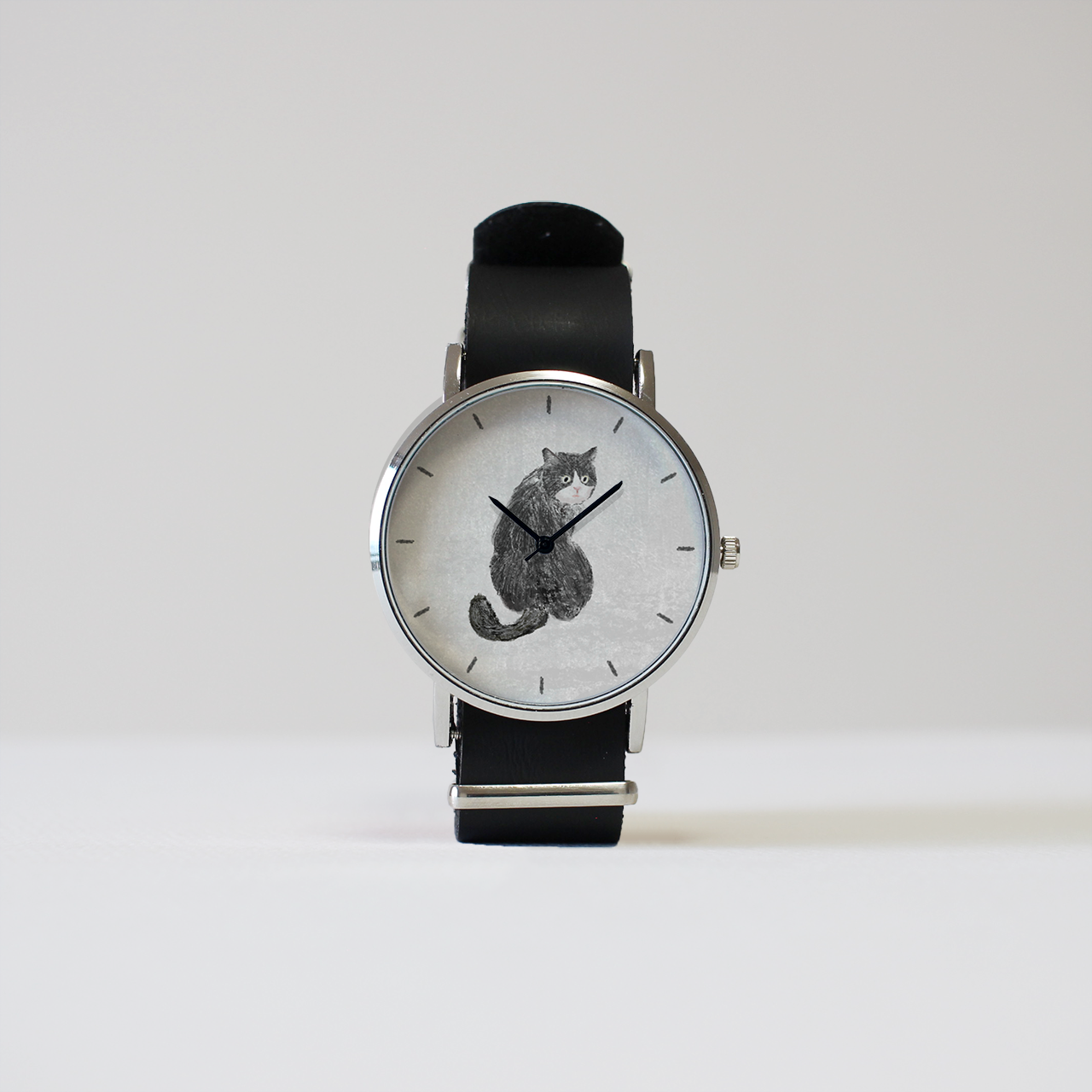 Wooden 新た Clock 時計 猫 白黒 ハチワレ ロシアンブルー Wooden 新た Clock 時計 猫 白黒 ハチワレ ロシアンブルー